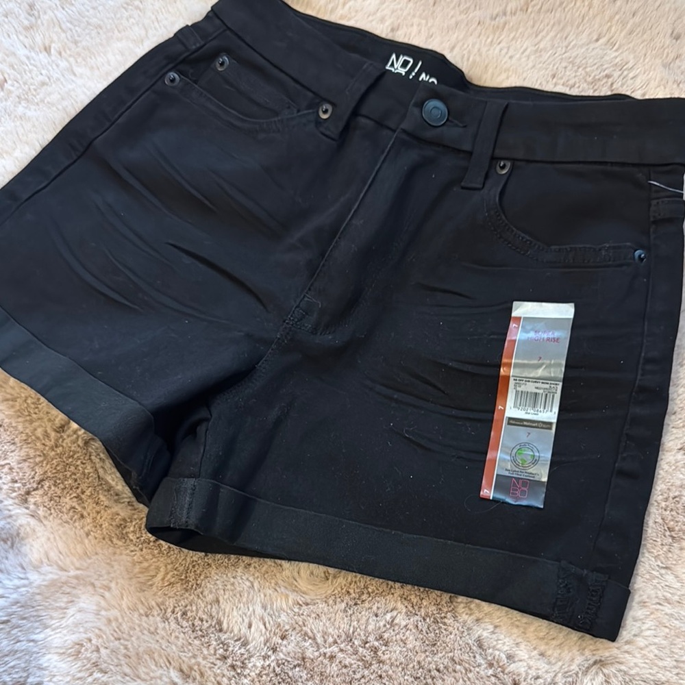 No Boundaries Black Jean Shorts High-Waisted shorts